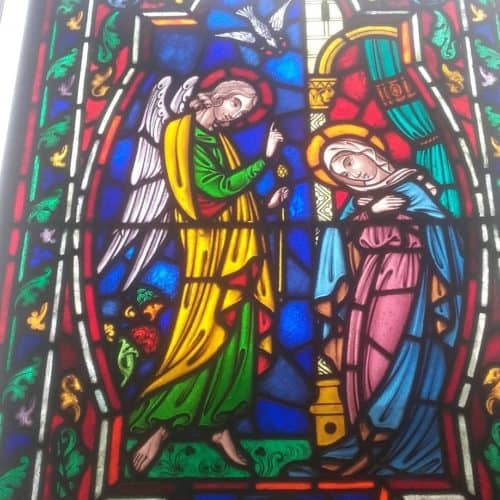 Restauration de vitrail ancien religieux